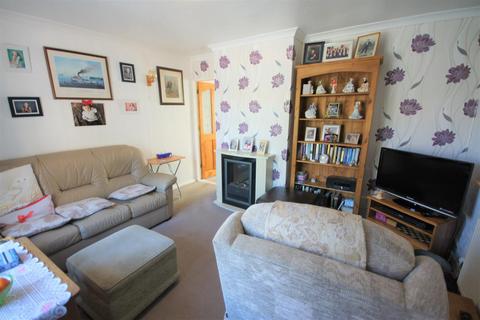 2 bedroom semi-detached house for sale - Dale Close, Swanland HU14
