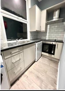 1 bedroom flat to rent, High Road, London