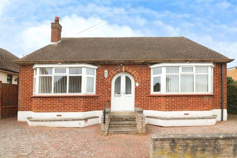 2 bedroom detached bungalow for sale, Fern Road, Rushden NN10