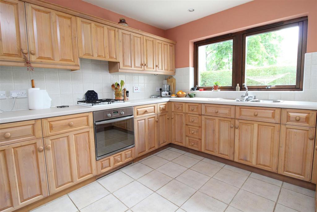 Kitchen Area.JPG