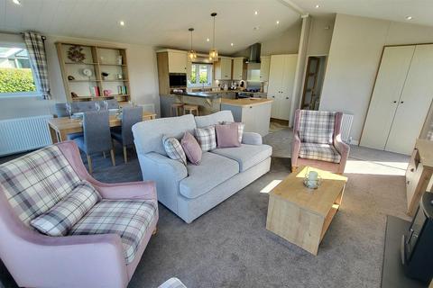 2 bedroom house for sale - Beach Road, Harlech
