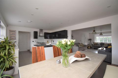 5 bedroom detached house for sale, Heads Lane, Hessle HU13