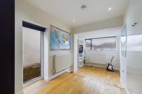 17 Beaumont Road, Purley, CR8 2EJ
