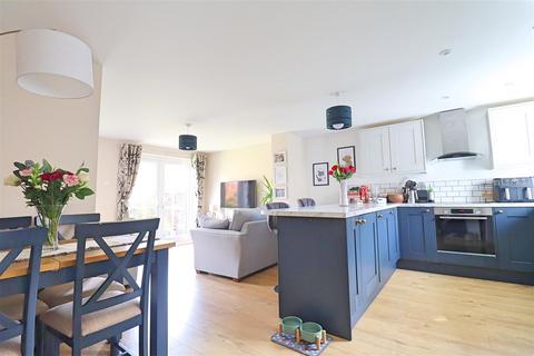 3 bedroom semi-detached house for sale - Bradwell Court, Braintree
