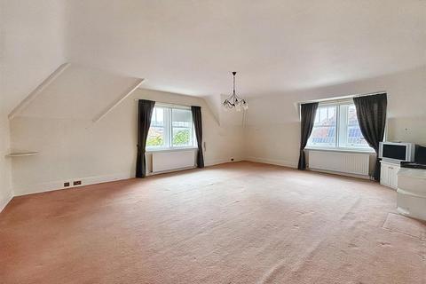 2 bedroom flat for sale, Bolsover Road, Eastbourne