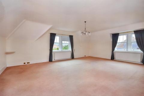 2 bedroom flat for sale, Bolsover Road, Eastbourne