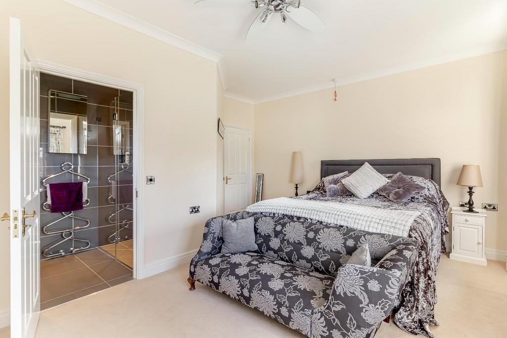 Master Bedroom - C.jpg