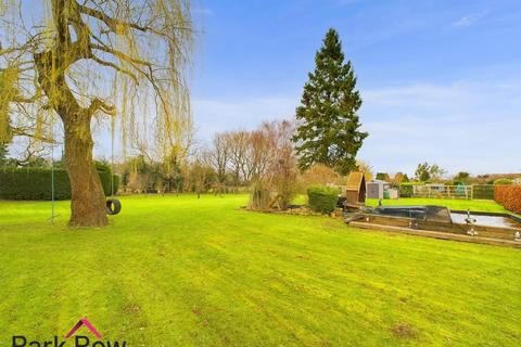 5 bedroom detached bungalow for sale, Poole Lane, Burton Salmon, Leeds