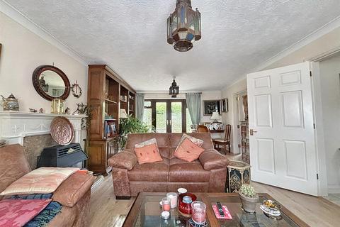 5 bedroom detached house for sale - Coniston Road, Eastbourne