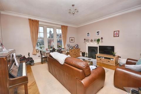 2 bedroom flat for sale, Silverdale Road, Eastbourne