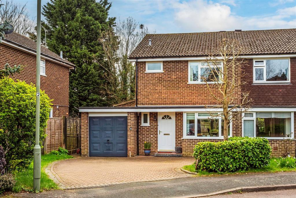 The Hawthorns, Hurst Green 3 bed semidetached house for sale £525,000