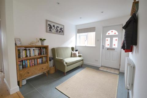 22 Thomas Avenue, Radcliffe On Trent, Nottingham, NG12 2HT