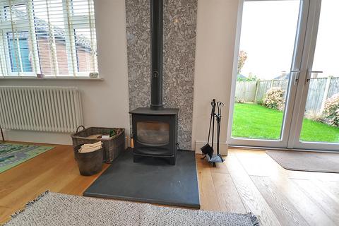 22 Thomas Avenue, Radcliffe On Trent, Nottingham, NG12 2HT