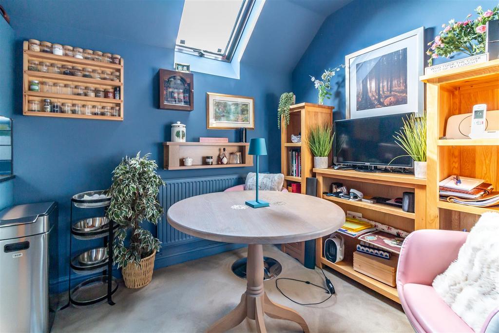Kitchen / Breakfast Room