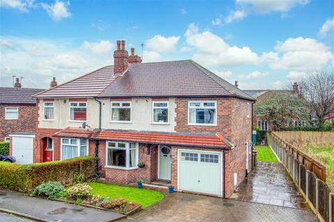 4 bedroom semi-detached house for sale - Whitehall Avenue, Wakefield WF1