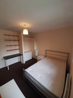 1 bedroom in a house share to rent, Room 2