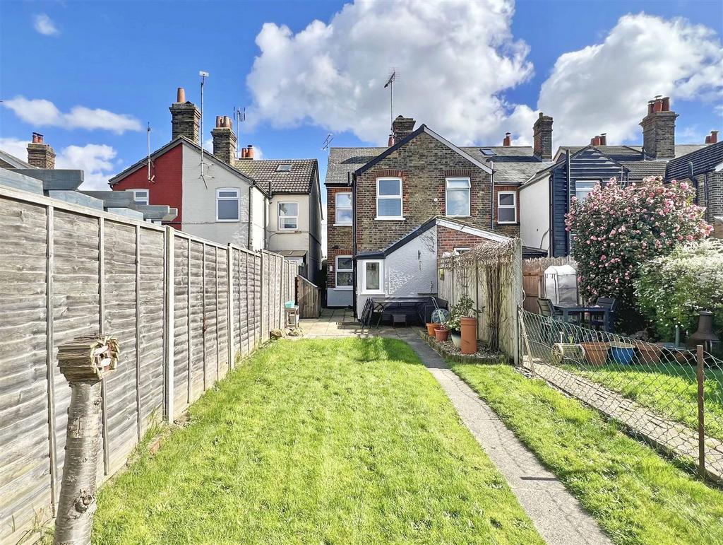 Cressing Road, Braintree 2 bed semidetached house for sale £290,000