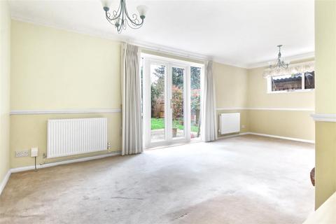 6 Limes Road, Cheshunt, Waltham Cross, EN8 8TL