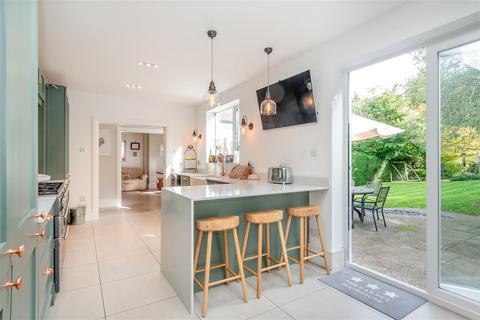 4 bedroom detached house for sale, 14 Wyatts Road, Chorleywood WD3
