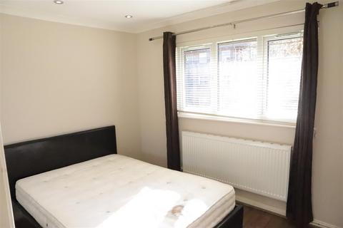 1 bedroom flat to rent - Pippins Close, West Drayton UB7