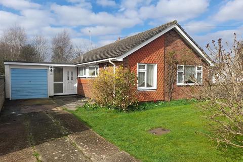 2 bedroom detached bungalow for sale, Spinney Walk, Barnham