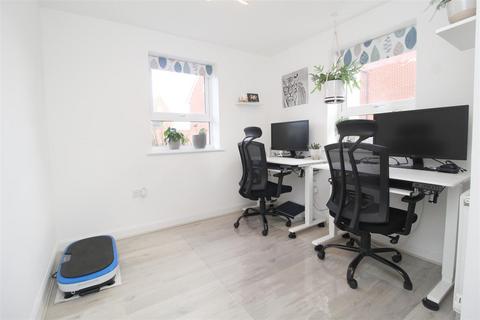 31 Cranmore Circle, Broughton, Milton Keynes, MK10 7DD