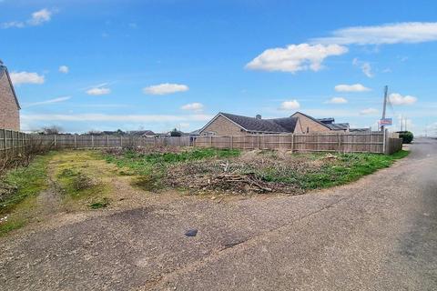 3 bedroom property with land for sale - Burr Lane, Spalding