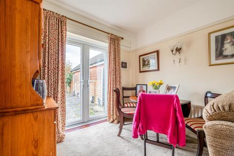 2 bedroom end of terrace house for sale - East Green Drive, Stratford-Upon-Avon