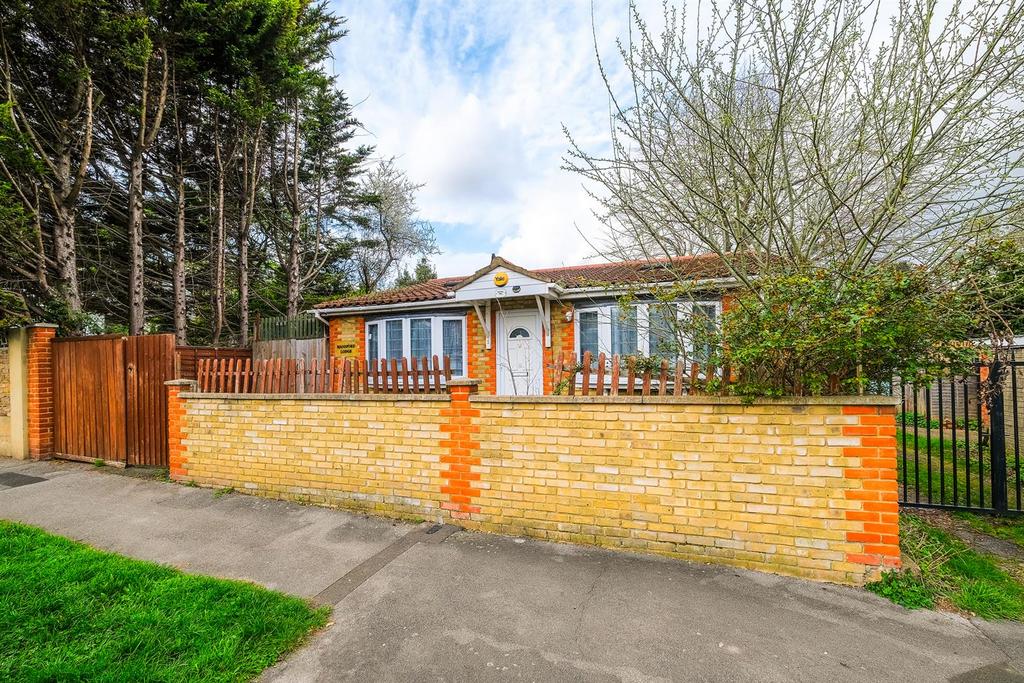 Wansford Lodge, Woodford Green 2 bed bungalow for sale £475,000