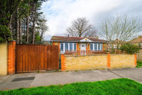 2 bedroom bungalow for sale, Wansford Lodge, Woodford Green