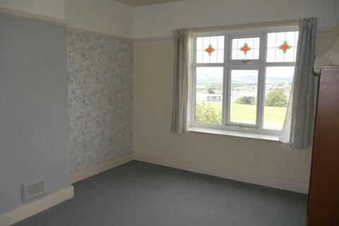 3 bedroom semi-detached house to rent, Park Crescent, Accrington, Lancashire