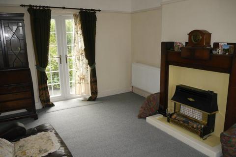 3 bedroom semi-detached house to rent, Park Crescent, Accrington, Lancashire