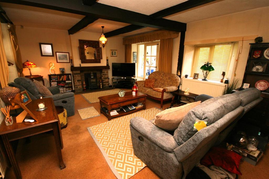 Higher Lane, Dalton Wigan WN8 3 bed semidetached house for sale £430,000