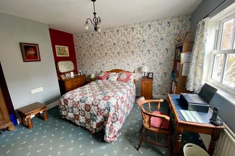 4 bedroom semi-detached house for sale - Wilton Road, Malvern