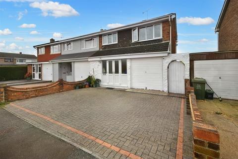 3 bedroom end of terrace house for sale - Southwalters, Canvey Island SS8