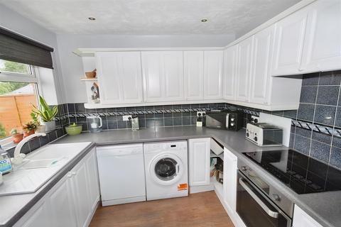 3 bedroom end of terrace house for sale - Southwalters, Canvey Island SS8