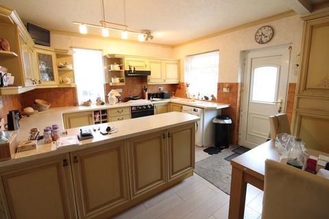 2 bedroom detached bungalow for sale - Highfield Court, Oakworth, Keighley, BD22
