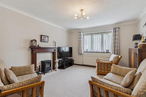 4 bedroom detached house for sale, Huntsmead, Northampton