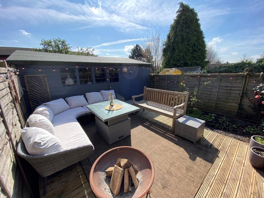 Garden Seating Area.jpg