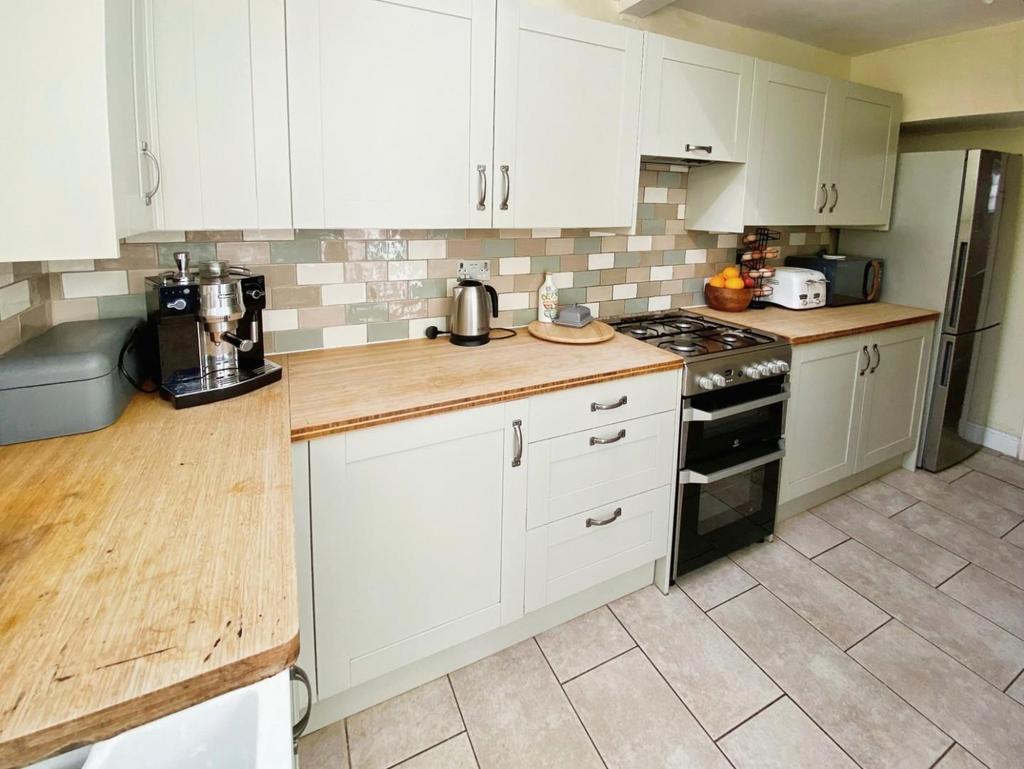 B82f6ecd-Kitchen.jpg