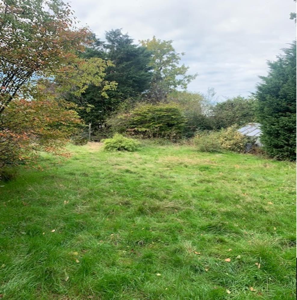 Horsham Road, Cranleigh 2 bed property with land for sale £275,000