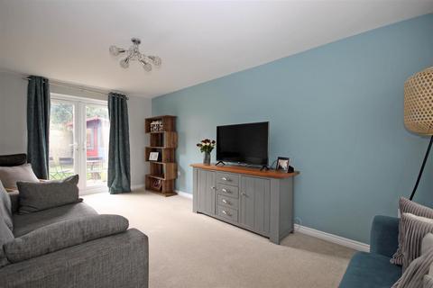 1 Great Field Drive, Warwick, CV34 6TN