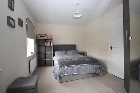 1 Great Field Drive, Warwick, CV34 6TN