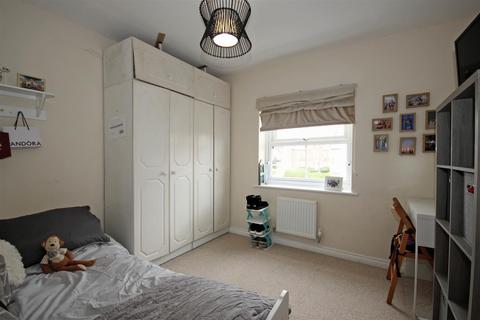 1 Great Field Drive, Warwick, CV34 6TN