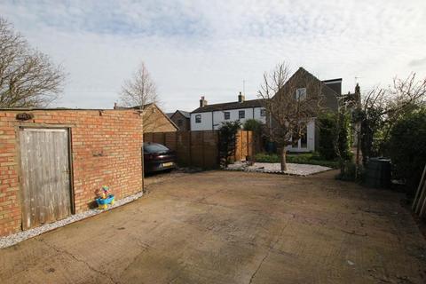 4 bedroom semi-detached house for sale, Newmarket Road, Stretham CB6