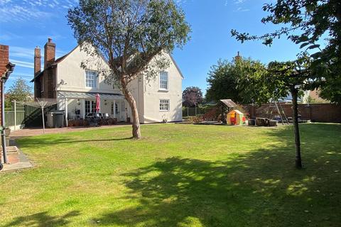 5 bedroom detached house for sale, Maldon Road, Burnham-On-Crouch