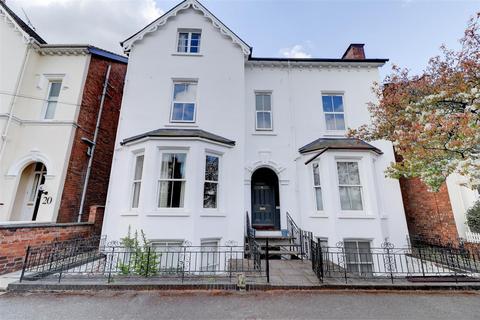 2 bedroom flat to rent, Russell Terrace, Leamington Spa