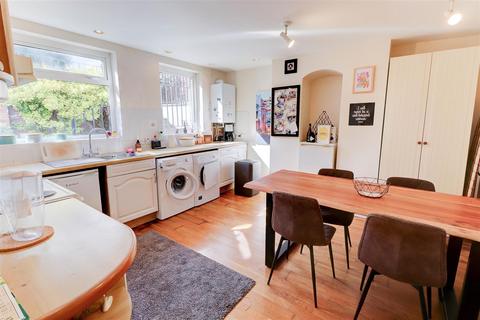 2 bedroom flat to rent, Russell Terrace, Leamington Spa