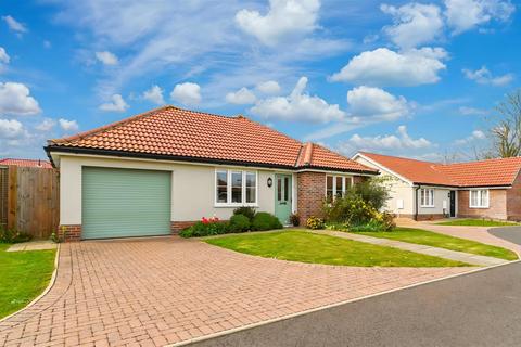 3 bedroom detached bungalow for sale - Steam Mill Close, Bradfield, Manningtree