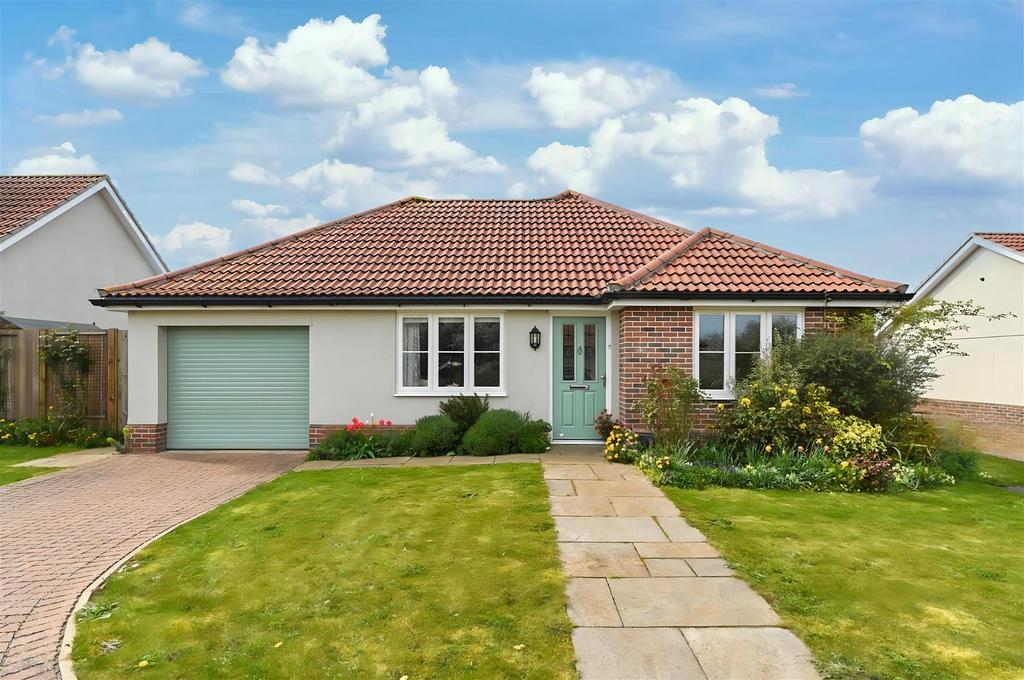 Steam Mill Close, Bradfield, Manningtree 3 bed detached bungalow for